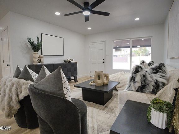 5th image of 4437 E ALMERIA Road
