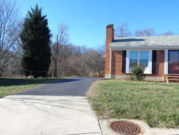 2nd image of 470 Stoneacres Dr