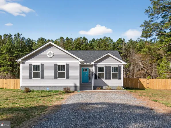 583 Cabin Point Dr, Montross, VA 22520