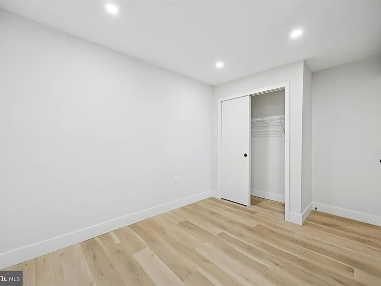 4522 Baker St #8 — Photo 4
