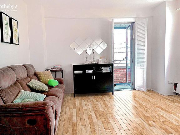 3rd image of 572 Grand St APT G604