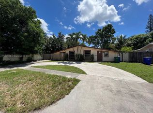 500 SW 54th Ave, Pompano Beach, FL 33068