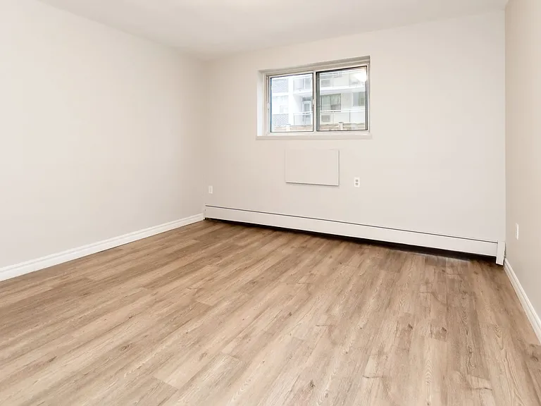 1223 Richmond St — Photo 12