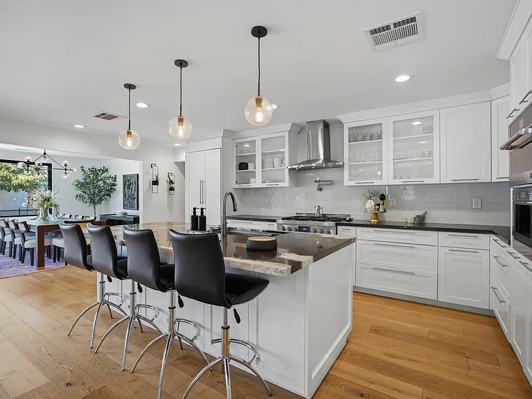 16453 Lassen St — Photo 26
