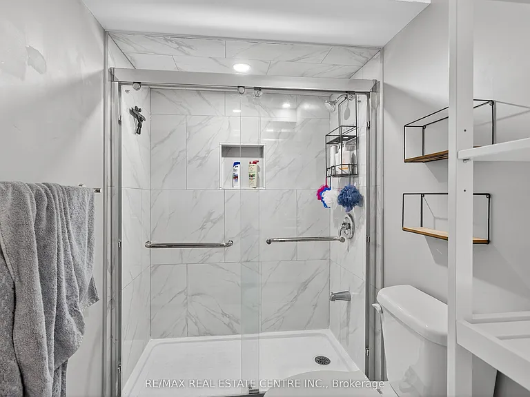 249 Hinton Ter — Photo 15