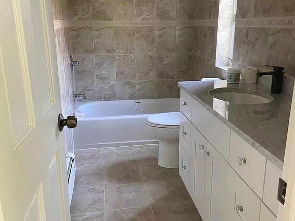 5th image of 65 Somerset Dr S #1