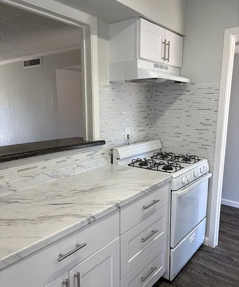 1437 Cavender Dr #103 — Photo 1