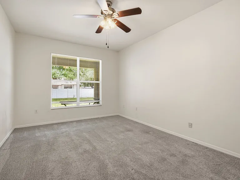 5912 Bramble Bush Ct — Photo 12
