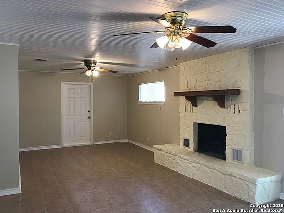 4th image of 4915 Newcome Dr