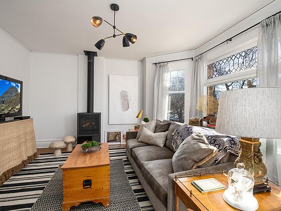 2nd image of 400 Roosevelt St #416