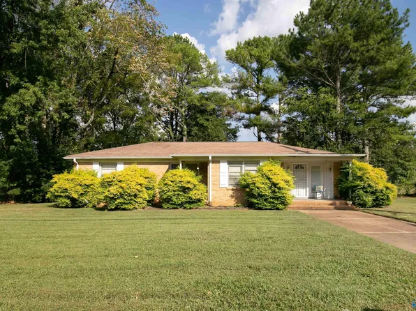 3210 Pulaski Pike NW, Huntsville, AL 35810