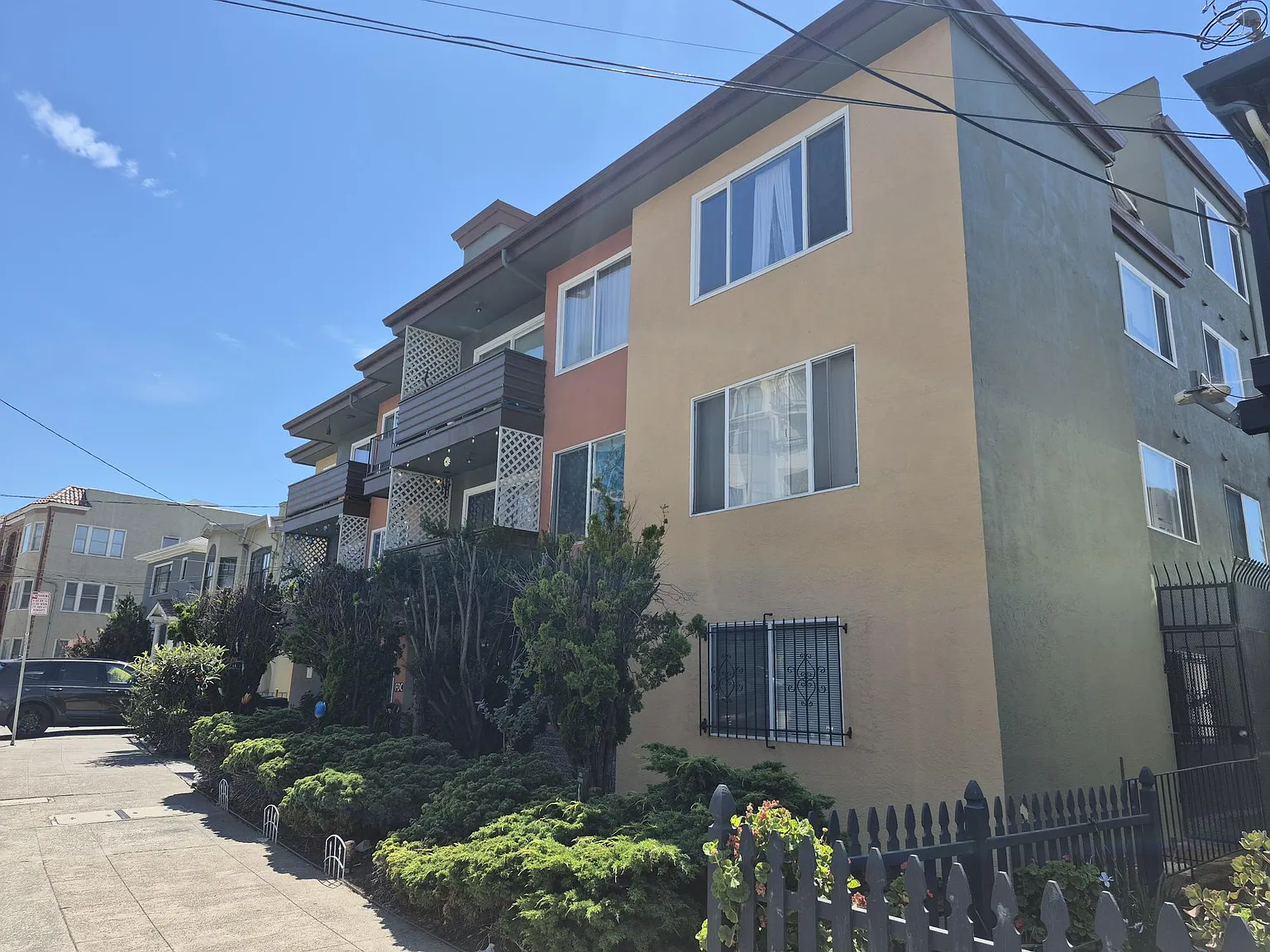 Lester Ave, Oakland — Photo 4