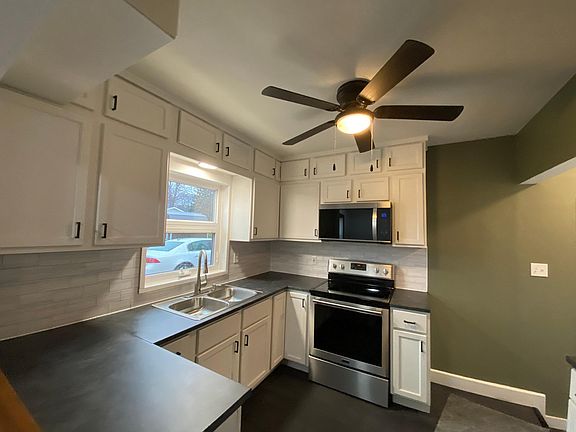 3rd image of 208 N 2nd St