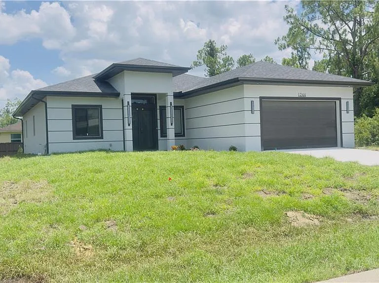 1244 Celtic St E — Photo 26