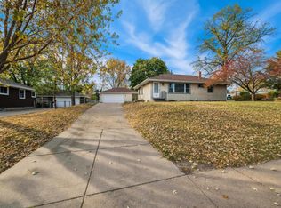 2067 English St, Saint Paul, MN 55109