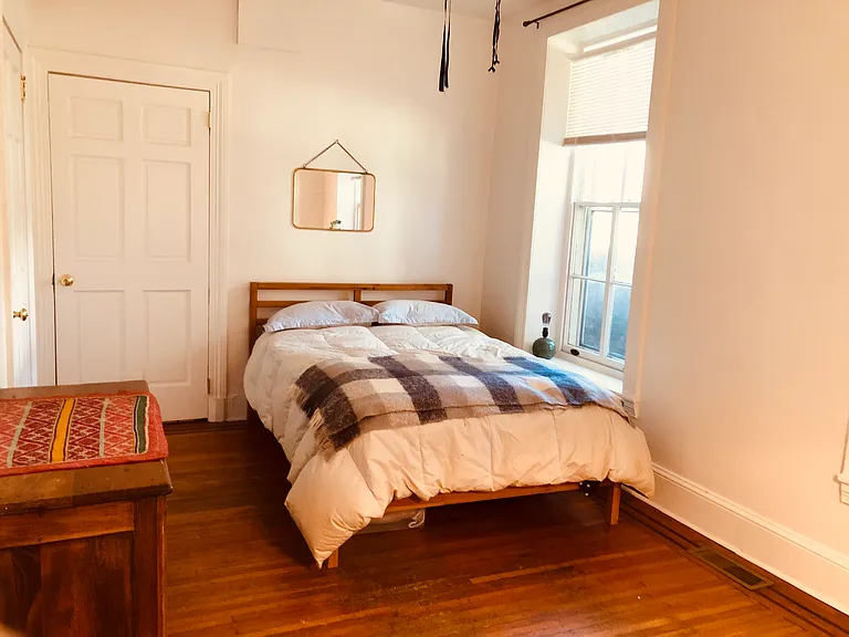 270 W Washington Ln #1 — Photo 8