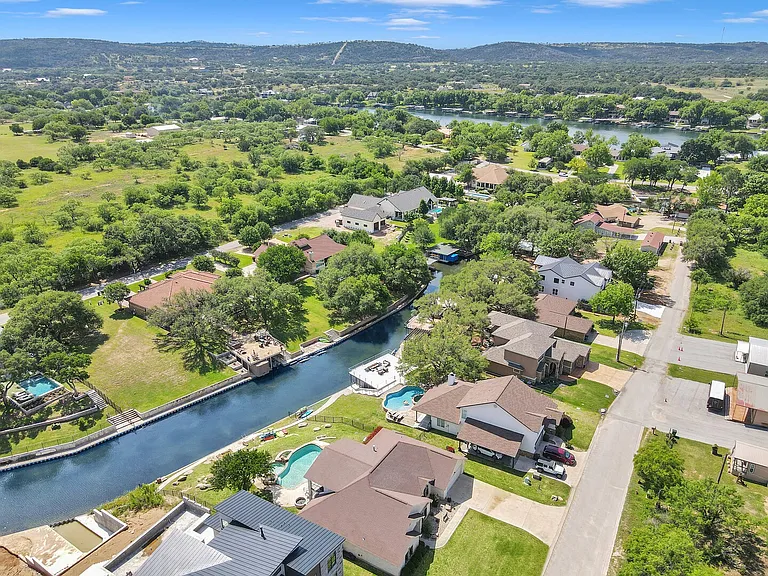 Lazy Oaks Ln — Photo 54