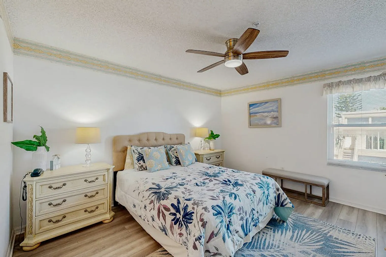 2 bed, 2.0 bath, 979 sqft, $3,402 — Photo 3
