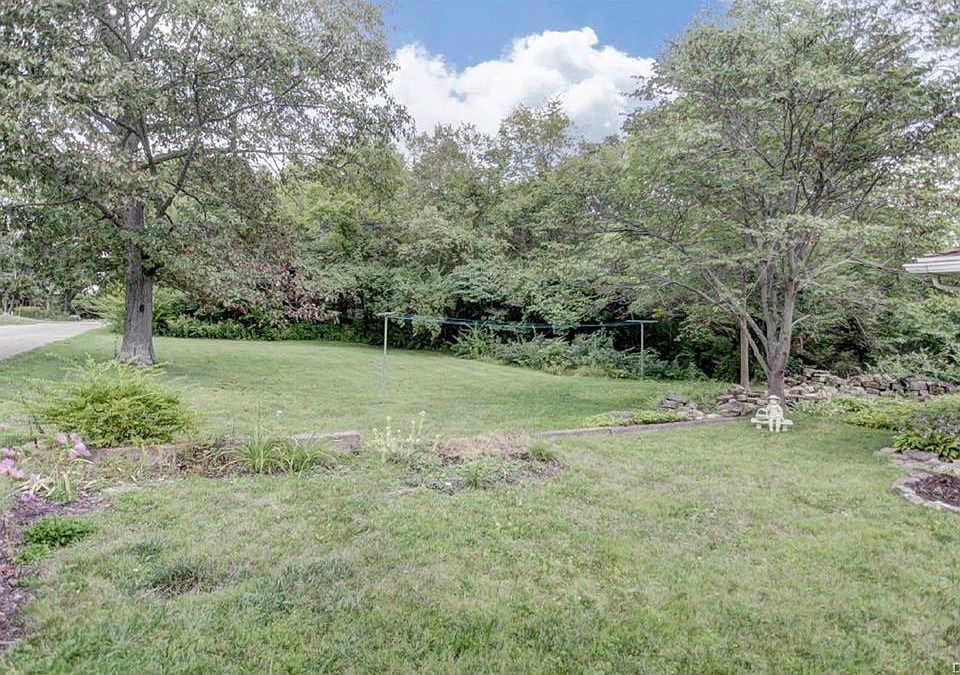 1st image of Hilltop Dr