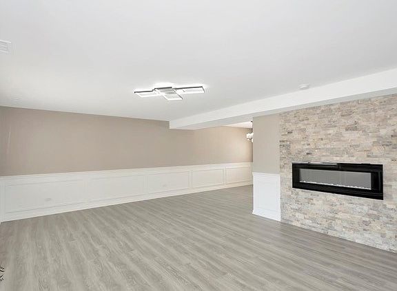 4th image of 181 Craig Dr W