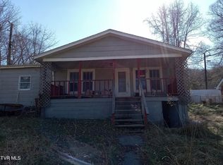 18394 Gov George C Peery Hwy, Pounding Mill, VA 24637