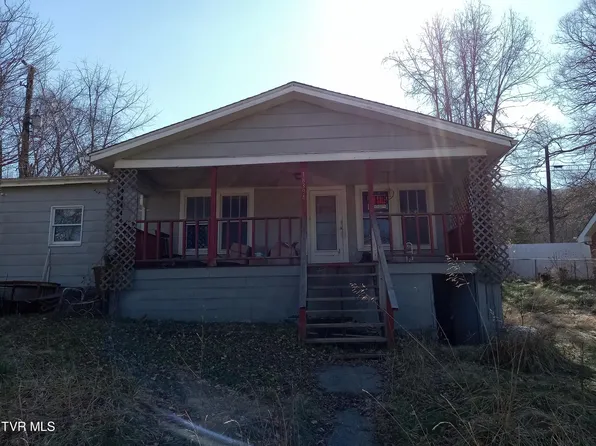 18394 Gov George C Peery Hwy, Pounding Mill, VA 24637