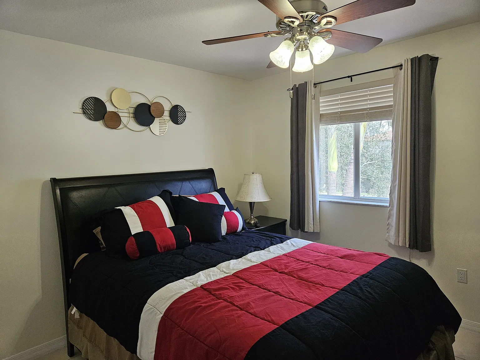 3 bed, 2.5 bath, 1740 sqft, $850 — Photo 3