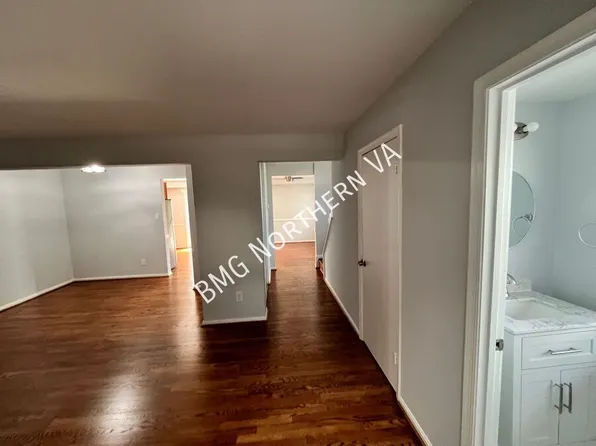 5344 Anchor Ct, Fairfax, VA 22032