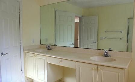 5th image of 20750 NE 30th Pl