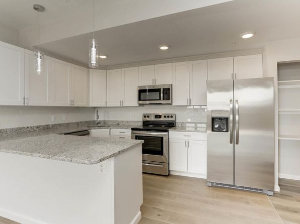 1923 Ashland Ave #302