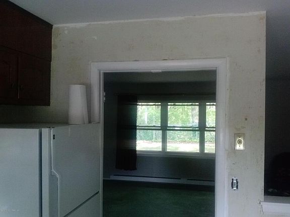 3rd image of 706D Plymouth Dr