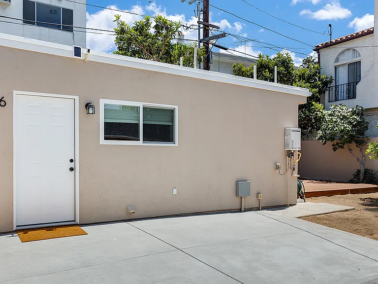 524 N Edinburgh Ave — Photo 11