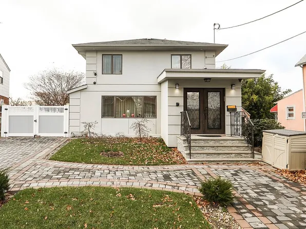 19814 Epsom Crse, Hollis, NY 11423