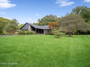 14 Yorkshire Dr, Lincolnshire, IL