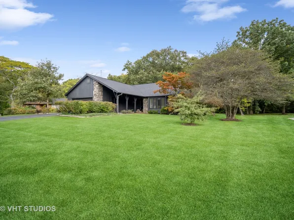 14 Yorkshire Dr, Lincolnshire, IL 60069