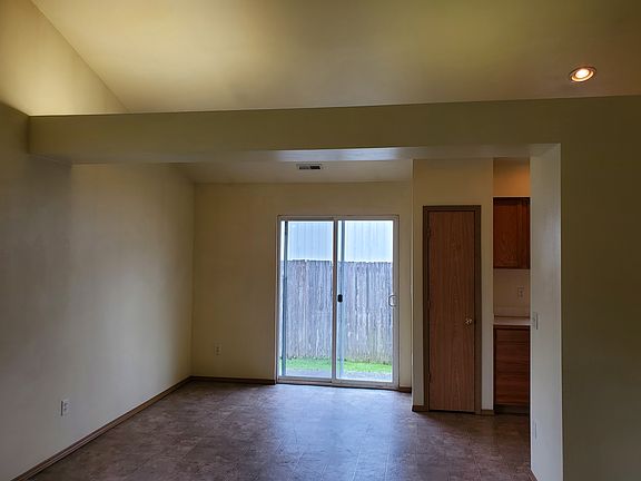 4th image of 17484 161st St SE
