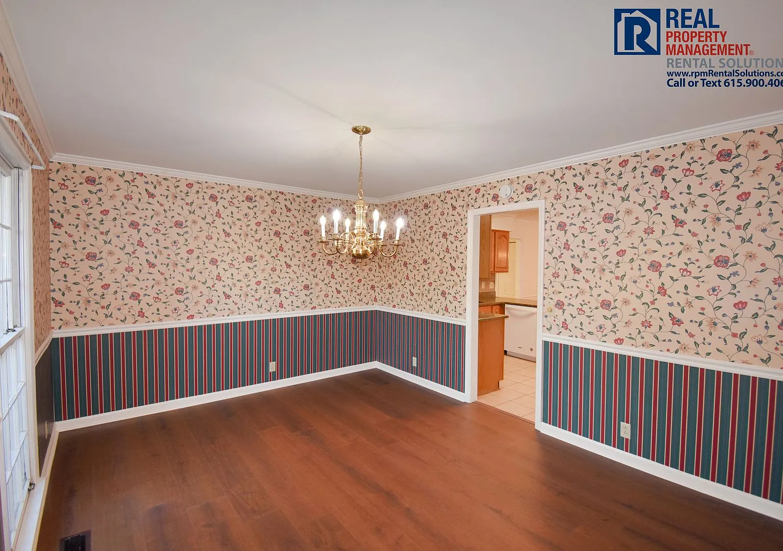 All brick, spacious 4-bedroom, 3-bath home with tons of space! Enclosed, conditioned four season ... — Photo 4
