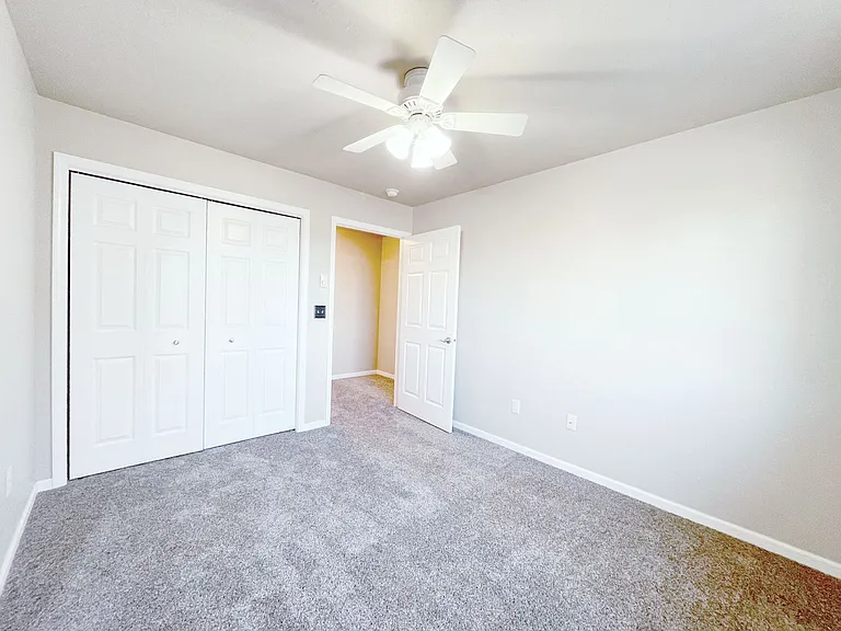Green Square Apartments — Photo 18
