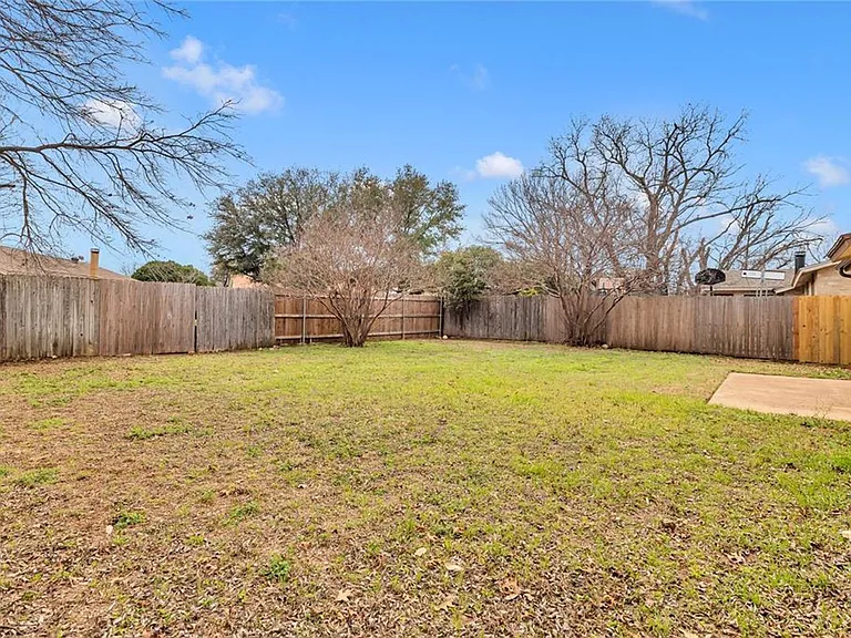 7221 Misty Meadow Dr S — Photo 26
