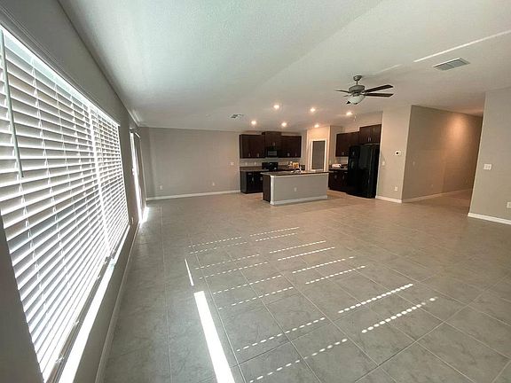 3rd image of 3600 Cat Mint St