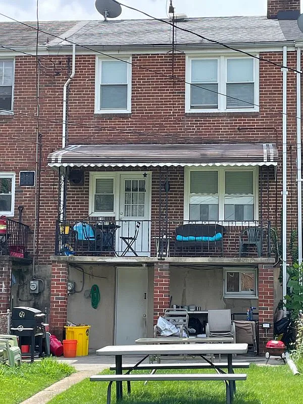 3 bed, 1.5 bath, 1352 sqft, $2,000 — Photo 4