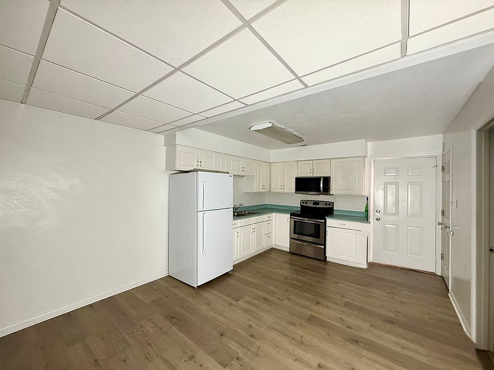 1st image of 527 Broad Ave #12