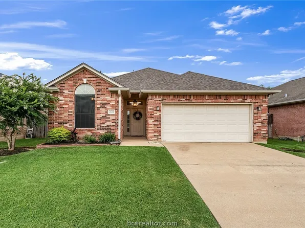 2625 Trophy Dr, Bryan, TX 77802