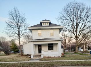 425 S Division St, Chenoa, IL 61726