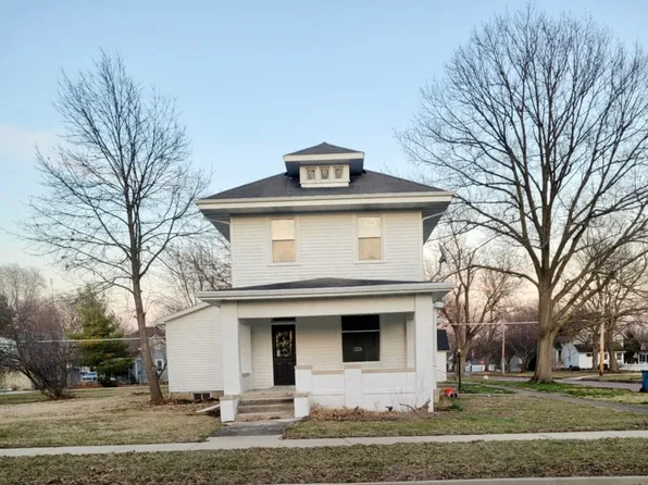 425 S Division St, Chenoa, IL 61726