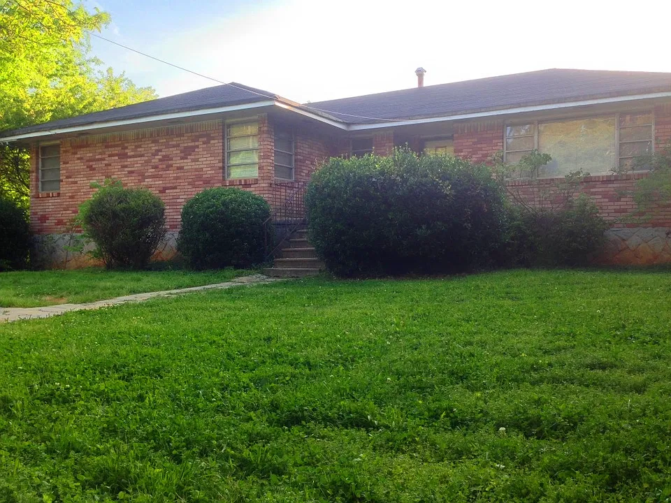 529 S Hairston Rd