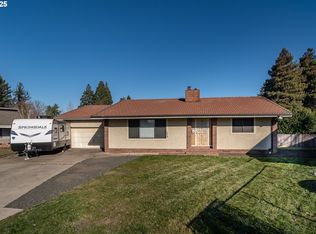 1215 NW Littlewood Ct, Roseburg, OR 97471