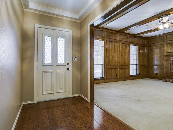 3rd image of 1806 Normandy Dr