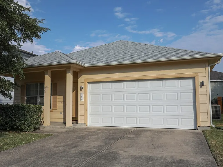11810 Navasota St — Photo 1