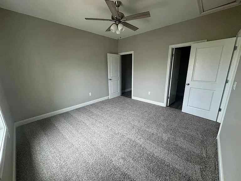 807 Brush Creek St — Photo 10